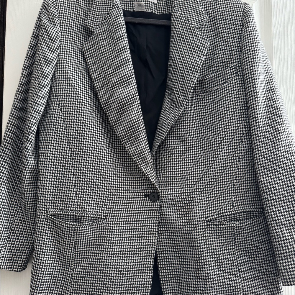 Spiegel Classic Black and White Blazer